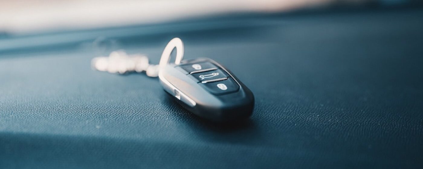 Location de voiture à Ébène pour déplacements professionnels